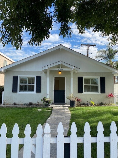 Primary Photo - 1500 Steinhart Ave