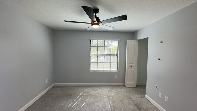 Building Photo - 4230 Napoli Lake Dr
