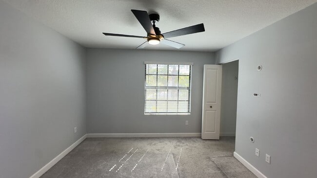 Building Photo - Stylish 3-Bed, 3-Bath Townhouse Oasis in Riviera Beach