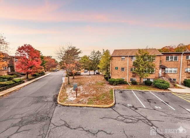 Building Photo - 14 College Dr