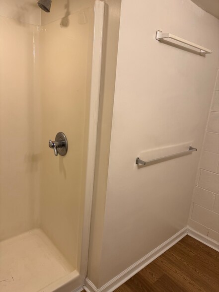 Building Photo - 514 Hillsborough St