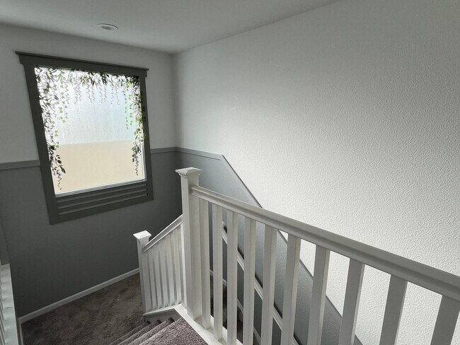 Building Photo - 4 Bedroom Single Family Home in Elk Grove