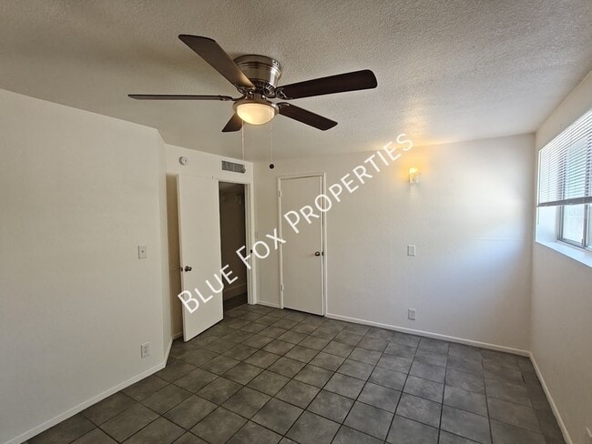 Building Photo - 275 E Norma Ln