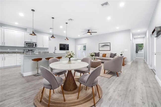 Building Photo - 1505 E North Bay St