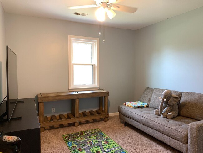 Building Photo - Fantastic Renovated Residence, Large Yard,...