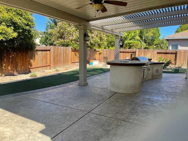 Building Photo - 171 Vista Cove Cir