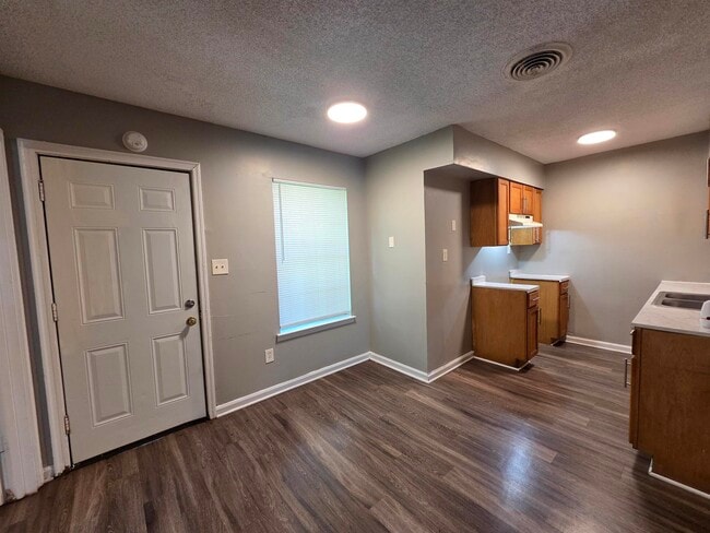 Building Photo - 3277 Valley Stream Cove