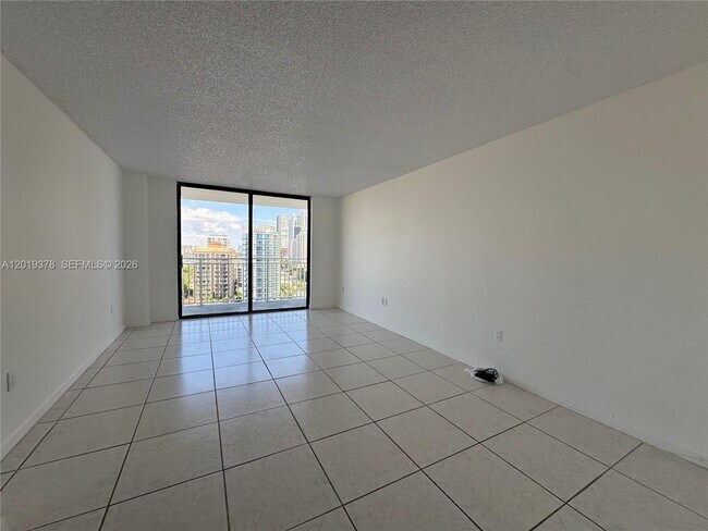 Building Photo - 210 174th St