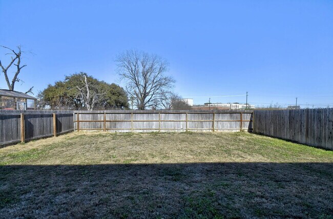 Building Photo - Spacious 4-Bedroom Rental in Trails at Culebra with Community Amenities