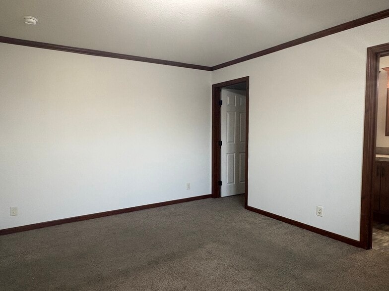 Building Photo - 309 Spring Park Dr