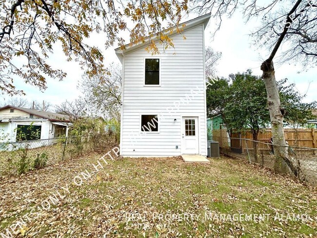 Building Photo - **APPLICATION RECEIVED** AVAILABLE NOW! Ne...