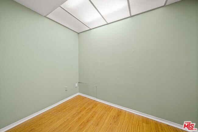 Building Photo - 1210 Kings Rd