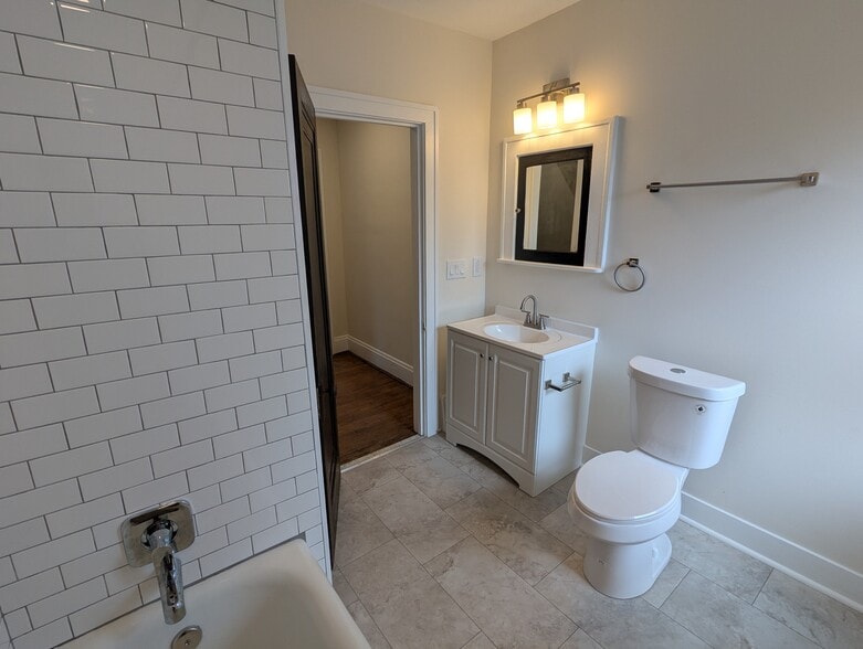 Building Photo - 1510 Wood Rd