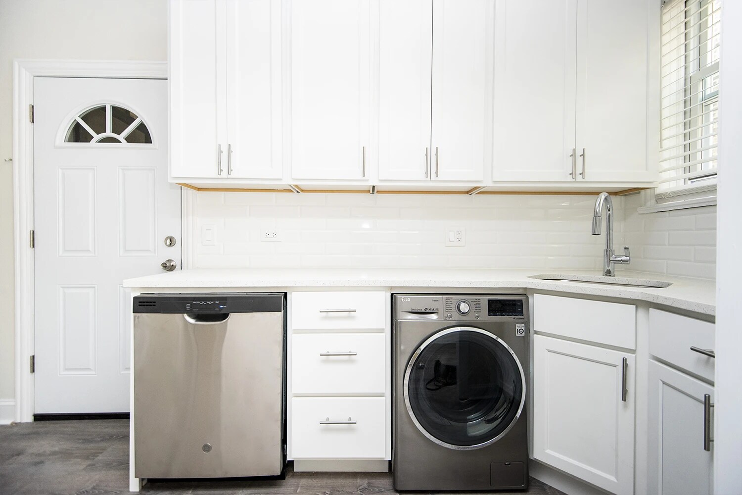 Building Photo - 329 Kedzie St