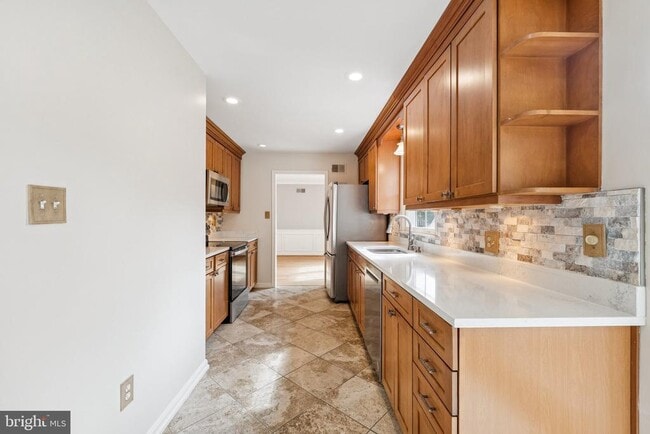 Building Photo - 6245 Windward Dr