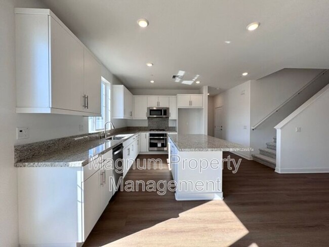 Building Photo - 30769 Valley Heights Dr.