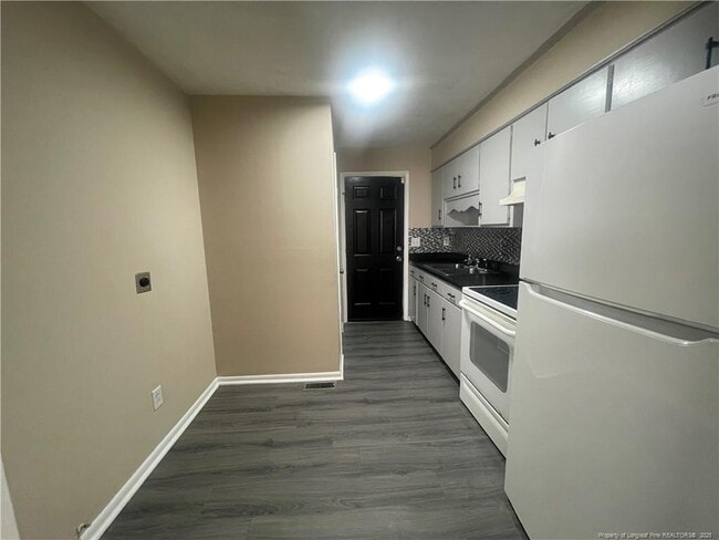 Building Photo - 4953 Fieldcrest Dr