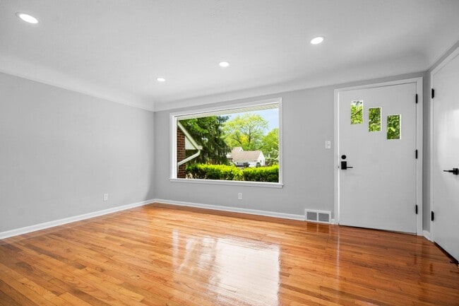 Building Photo - Freshly Remodeled 3-Bedroom Cape Cod in The Heart of Richmond Heights