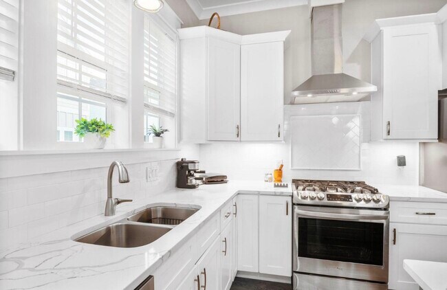 Building Photo - 219 Rearden Way