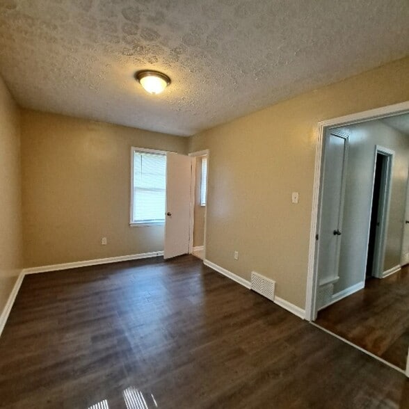Building Photo - 5380 Blackwell St