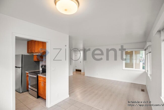 Building Photo - 836 El Camino Real