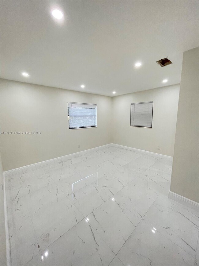 Building Photo - 6830 Tyler St