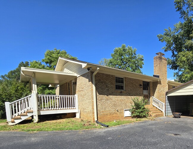 Building Photo - 117 Roman Cir