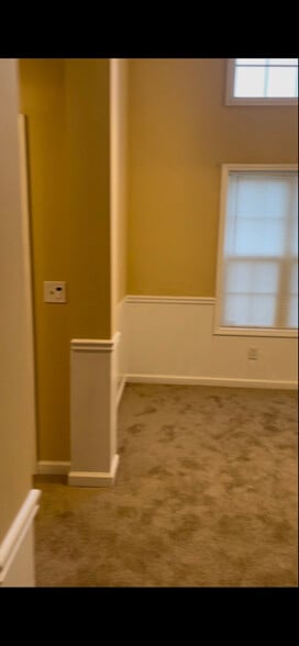 Building Photo - 35 Bradley St