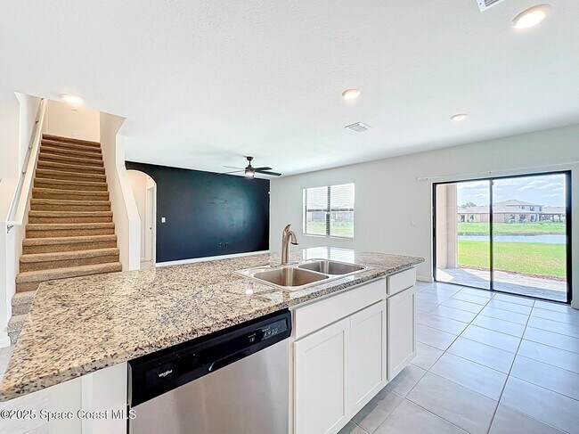 Building Photo - 870 Remington Green Dr SE