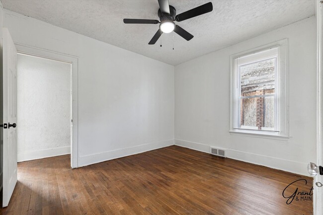 Building Photo - 1162 Virginia Park St