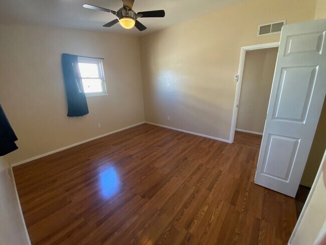 Building Photo - Beautiful 3 bedroom