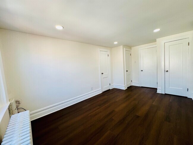 Building Photo - 69 W 39th St