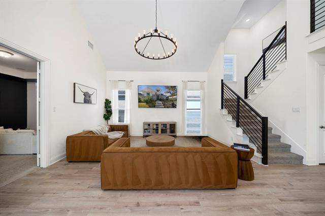 Building Photo - 8109 Mdw Vly Dr