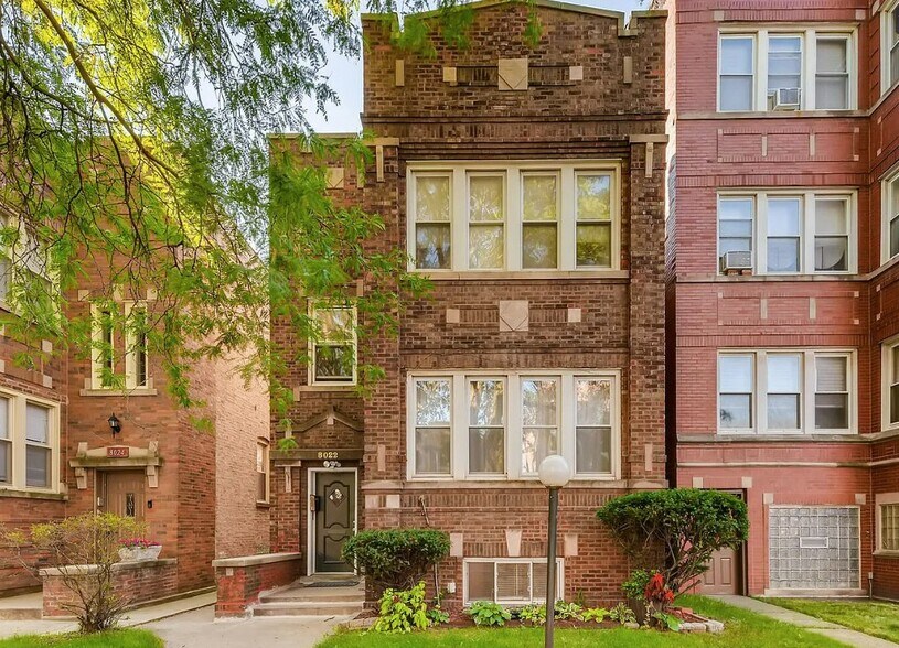 Building Photo - 8022 S St Lawrence Ave