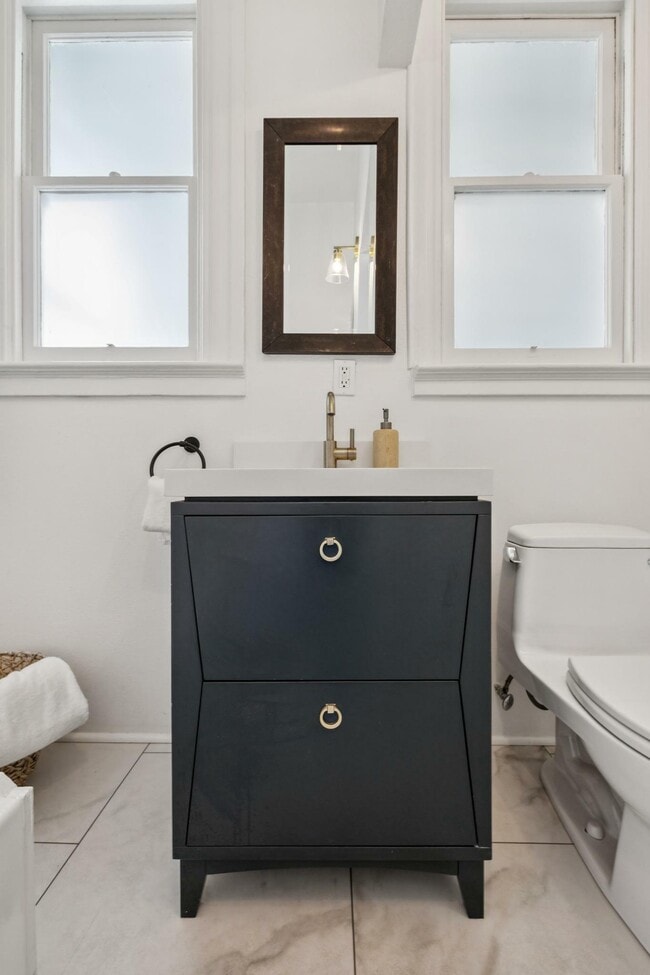 Building Photo - 1161 Church St