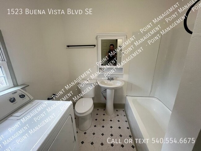 Building Photo - 1523 Buena Vista Blvd SE