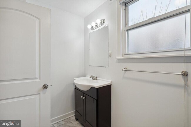 Building Photo - 3079 Tulip St