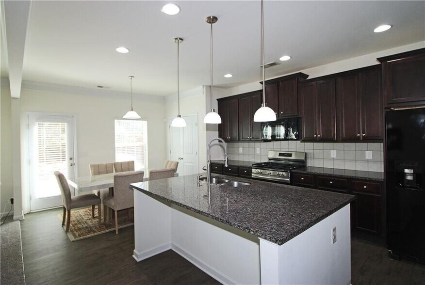Building Photo - 1390 Napa Valley Dr SW