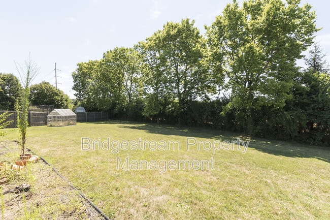 Building Photo - 1280 Whitetail Dr