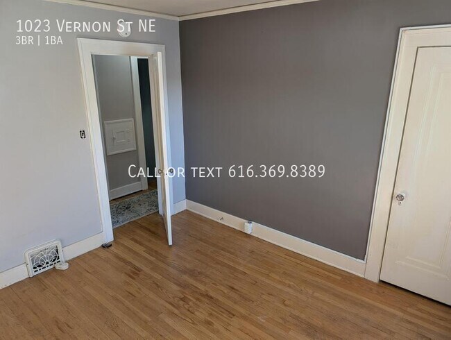 Building Photo - 1023 Vernon St NE