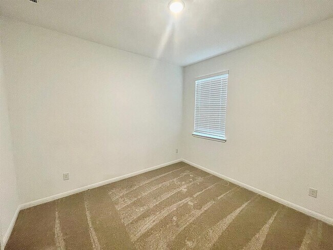 Building Photo - 1018 Vanderscile Rd