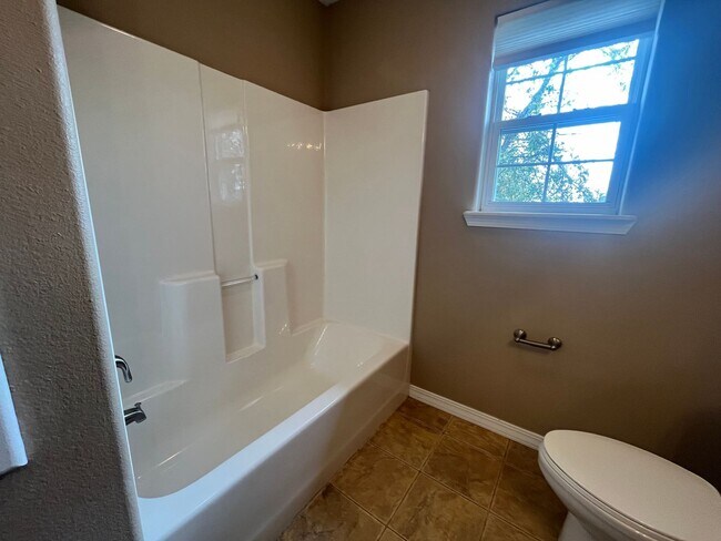 Building Photo - COMING SOON 3 Bedrooms 3 Bathrooms AND A 3...