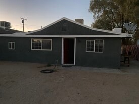 Building Photo - 328 W Wilson Ave