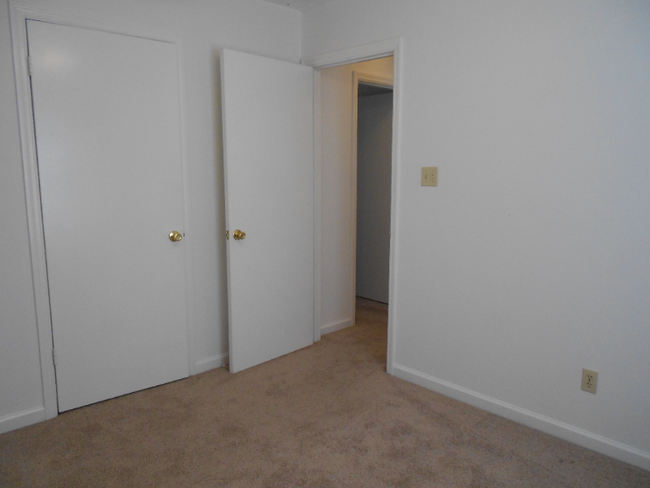 Building Photo - 1725 Kim Watt Dr