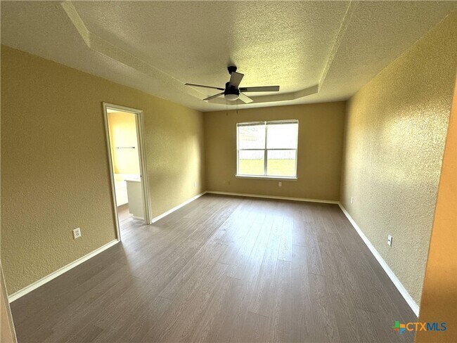 Building Photo - 2806 Maria Dr