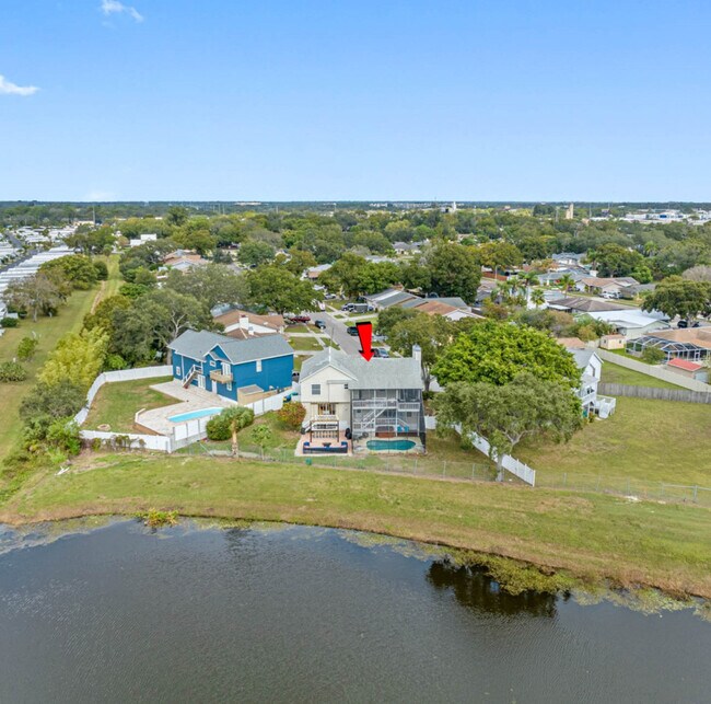 Building Photo - 12692 Pineway Dr