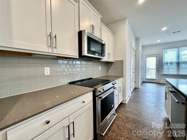 Building Photo - 5013 Sovereignty Ct