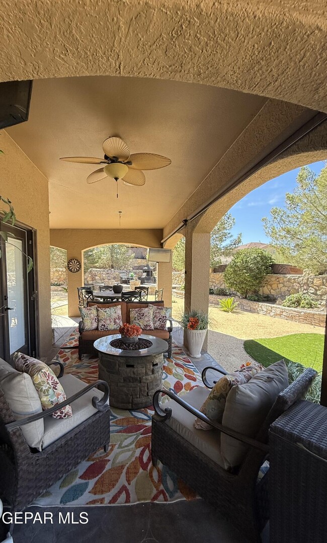 Building Photo - 7248 Canyon Wren Ave