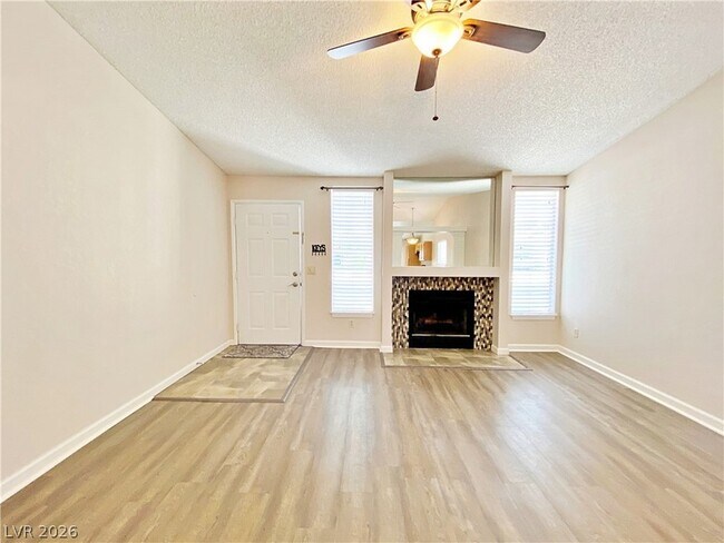 Building Photo - 704 Calahan Point Dr