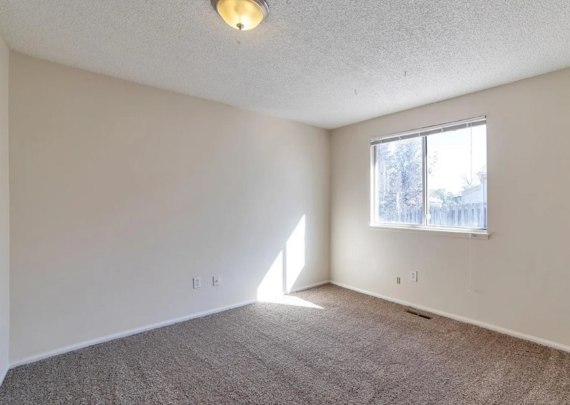 Building Photo - 3074 S Uravan St